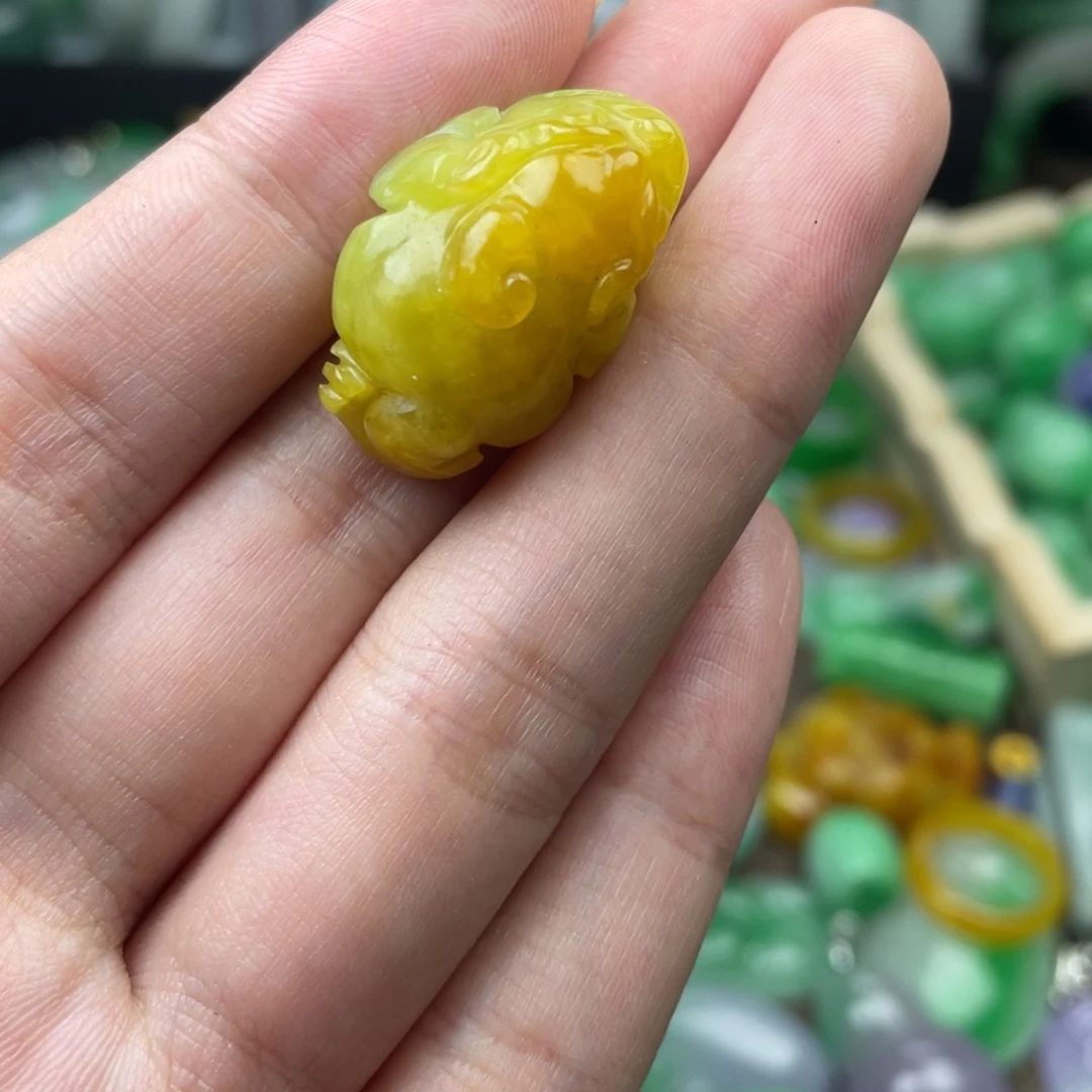 洛***克翡翠未镶嵌颈饰111