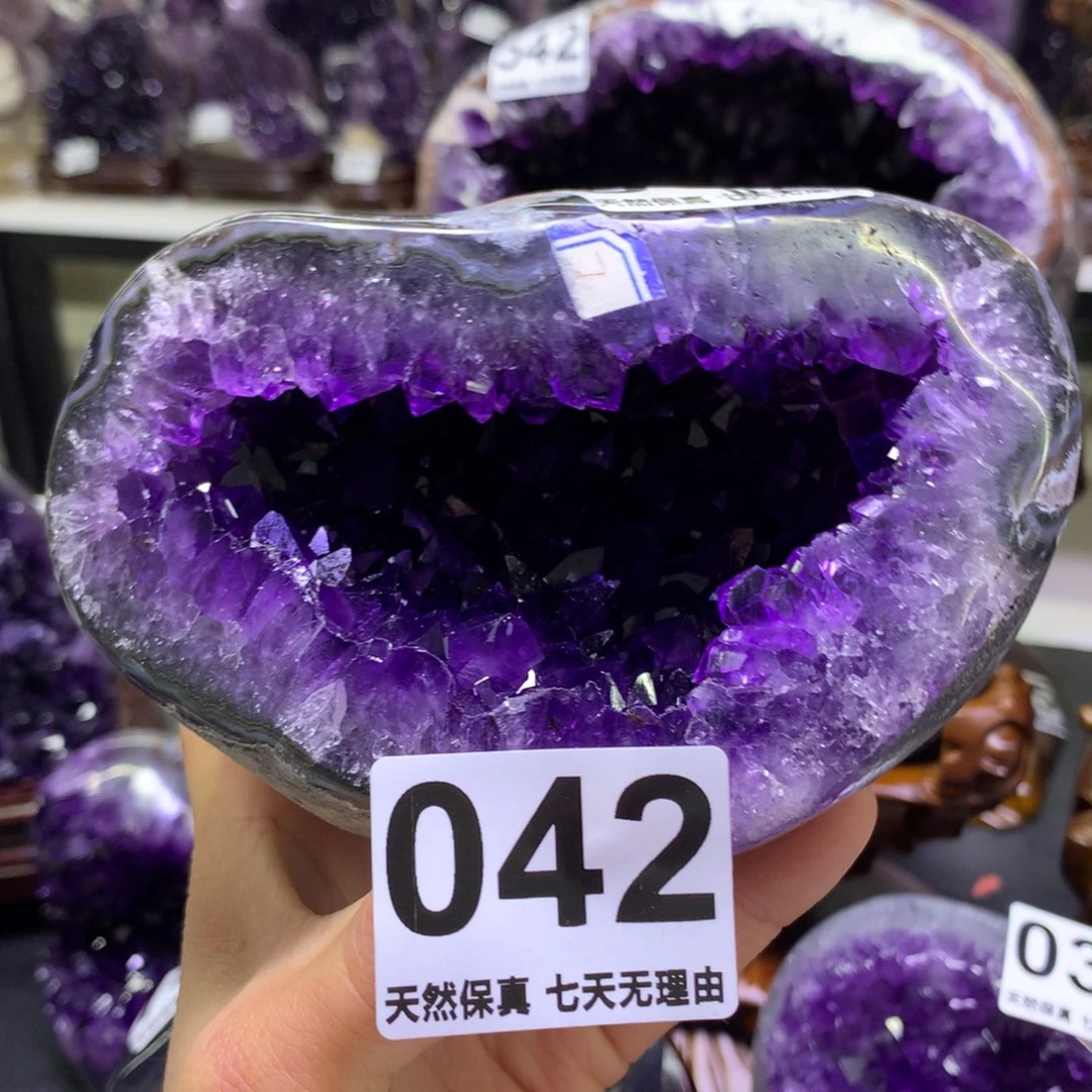水晶摆件未镶嵌m