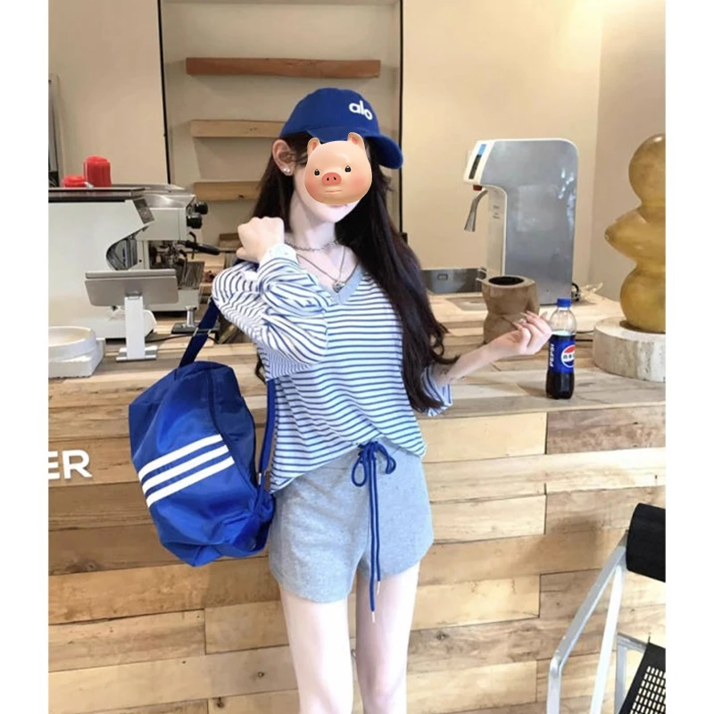 多巴胺穿搭蓝色V领条纹冰丝长袖防晒T恤女夏季薄款空调衫透气上衣