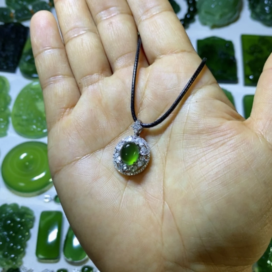 【闪购商品】银S925镶嵌蛇纹石玉颈饰