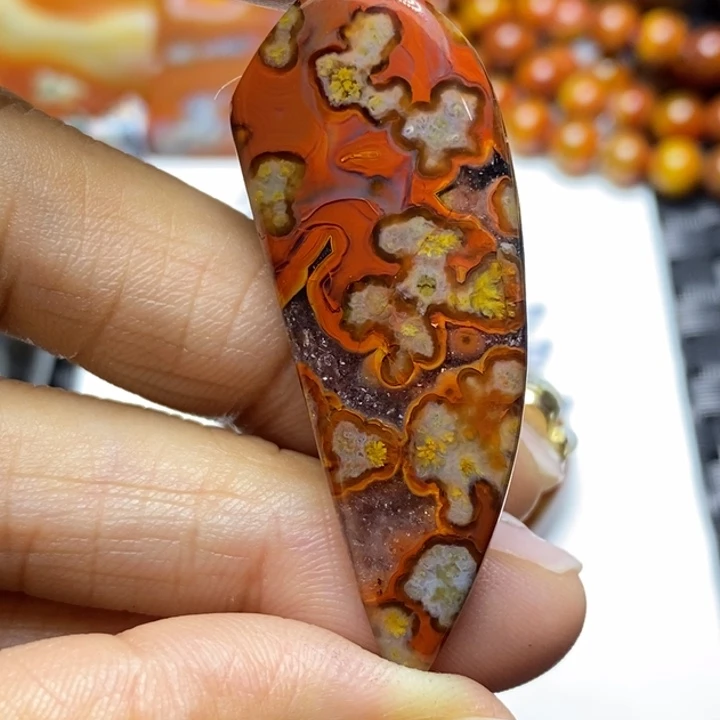 玛瑙/玉髓颈饰未镶嵌青**湖