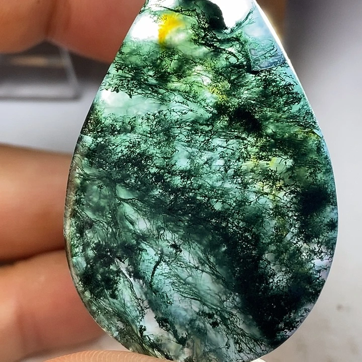 用***0玛瑙/玉髓未镶嵌颈饰