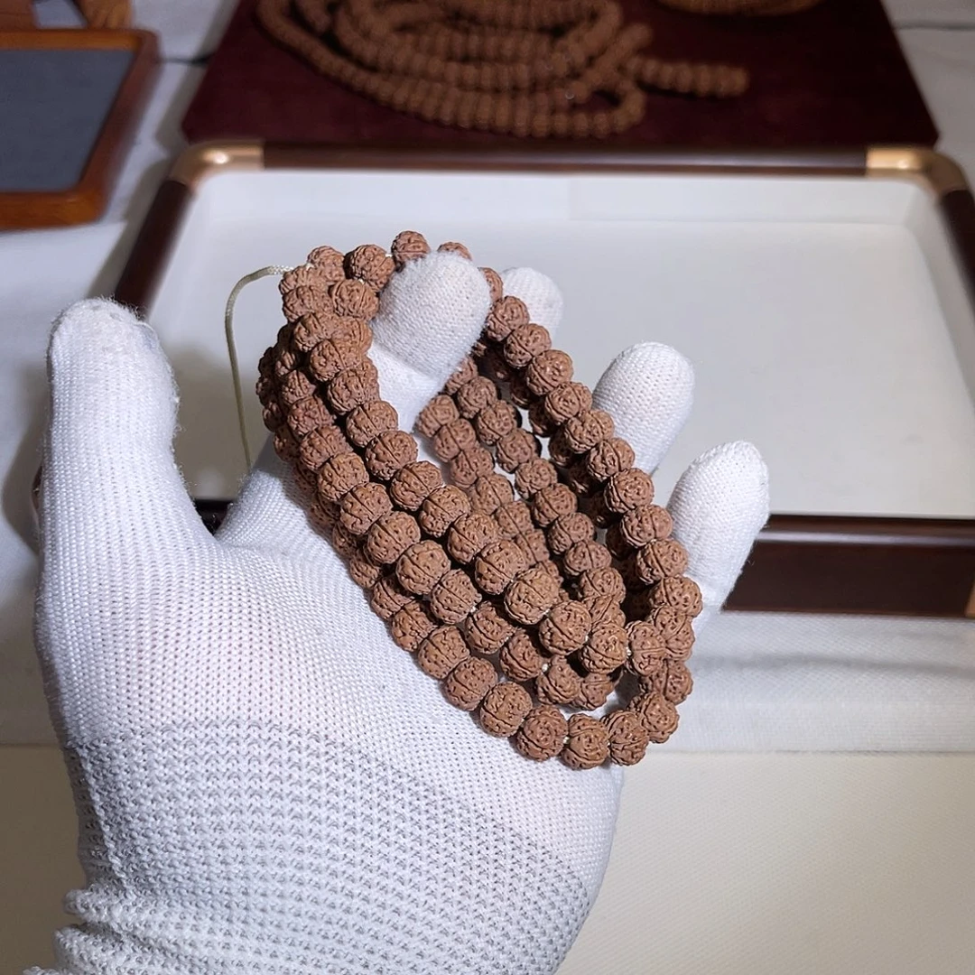 金刚菩提吊坠山野梅花一号108。  10