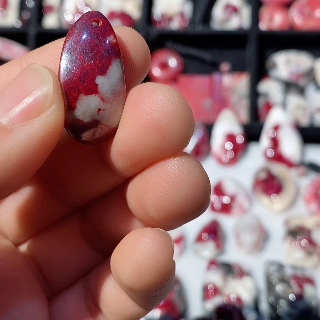 天然辰砂原矿吊坠