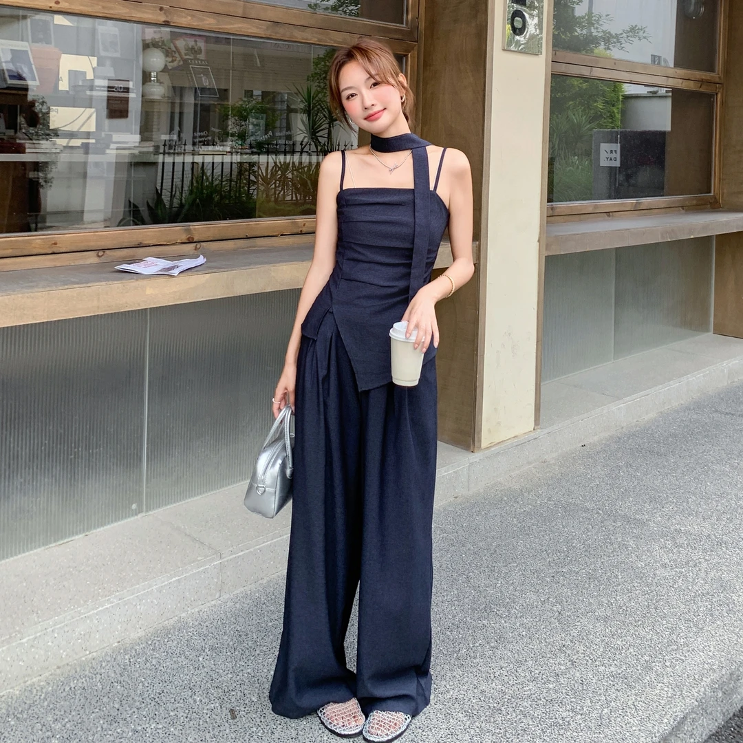 夏日清爽穿搭女2025新款洋气高级感吊带上衣阔腿裤轻熟风两件套