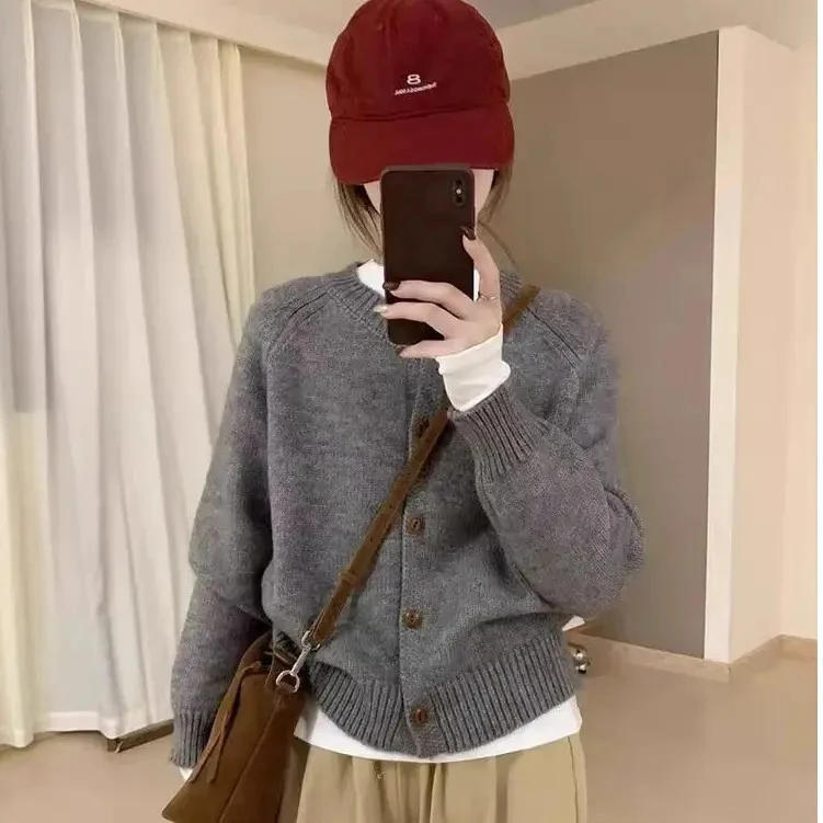 2025秋冬季新款韩系复古圆领单排纽扣毛衣女款小个子短款针织开衫