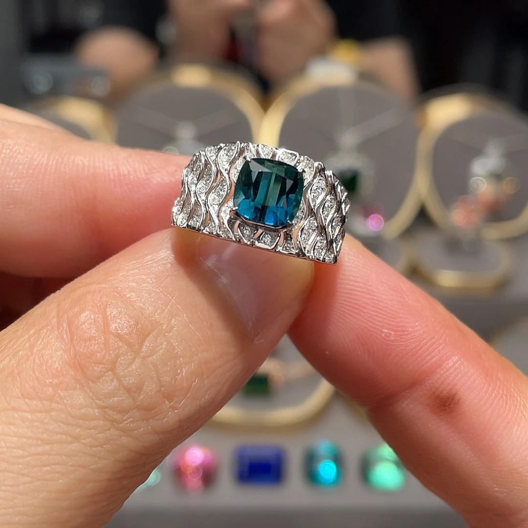碧玺戒指18K金镶嵌2.47ct