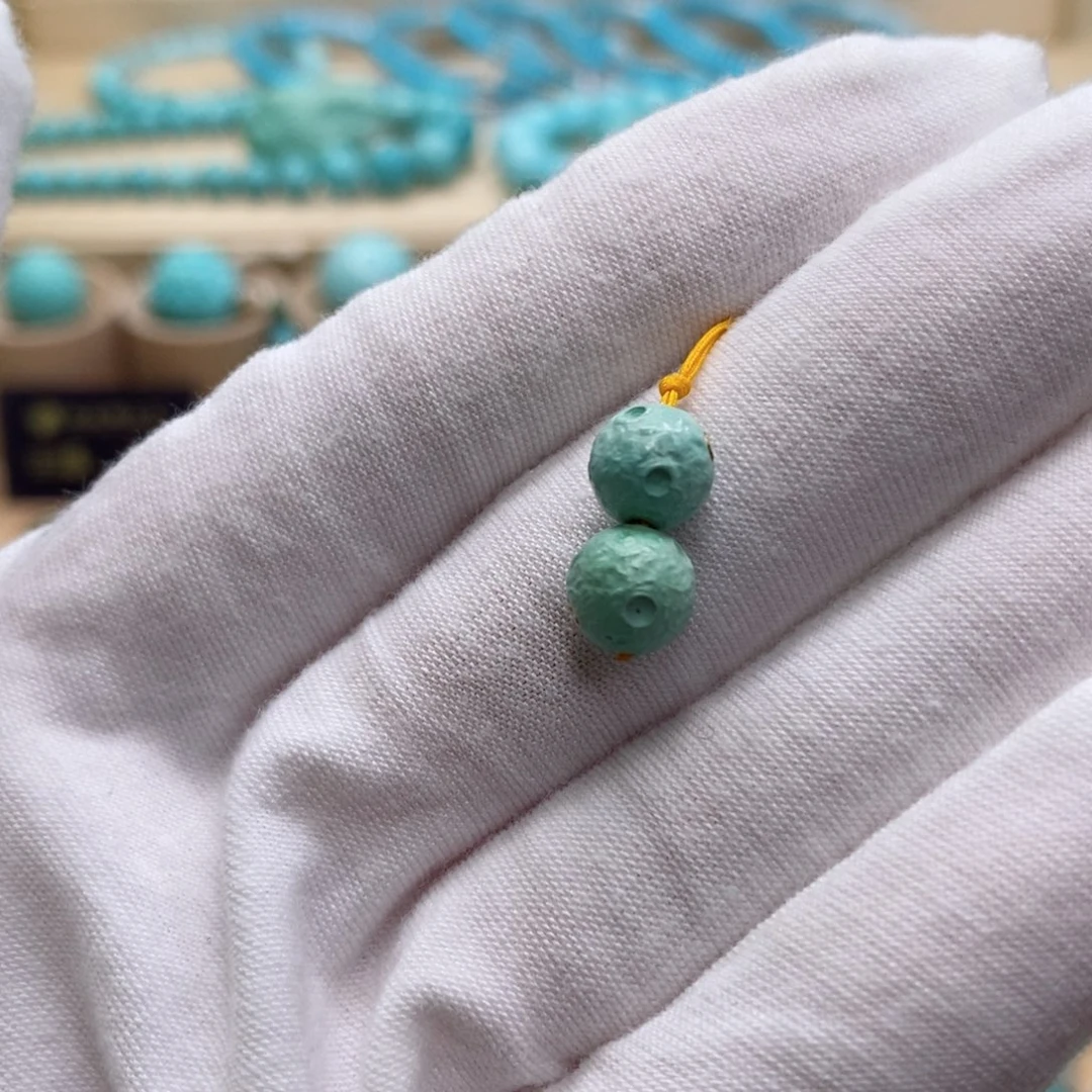 雪***…绿松石未镶嵌珠宝奇石