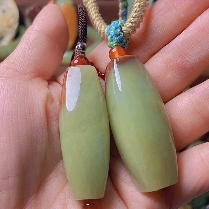 未镶嵌手链岫岩河磨玉（透闪石质玉）郑****）