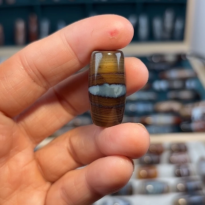 鲲***玛瑙/玉髓合金珠宝奇石