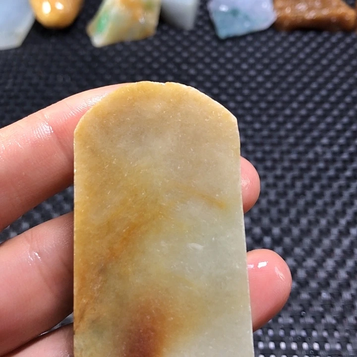 翡翠颈饰未镶嵌缅甸翡翠黄翡片料