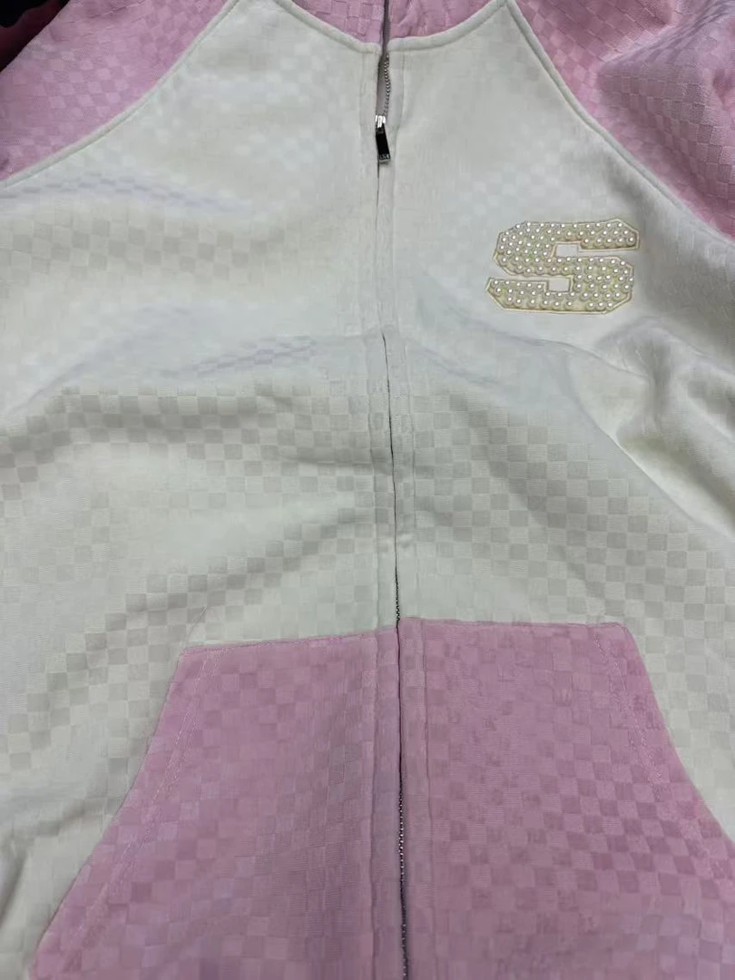 C2-4两色“珍珠S字母”连帽外套