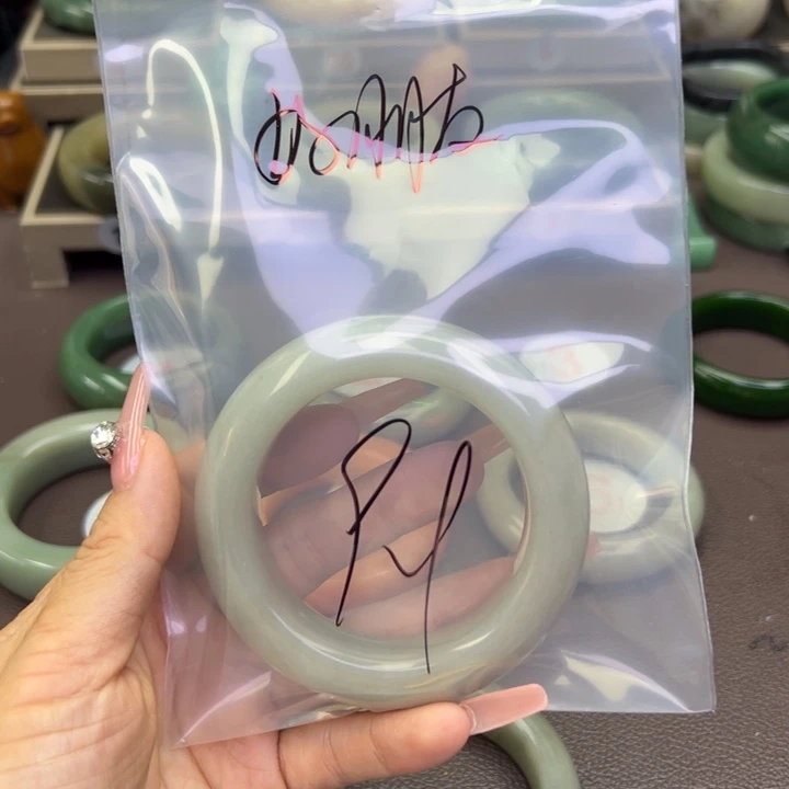 未镶嵌手镯石英岩玉我****好