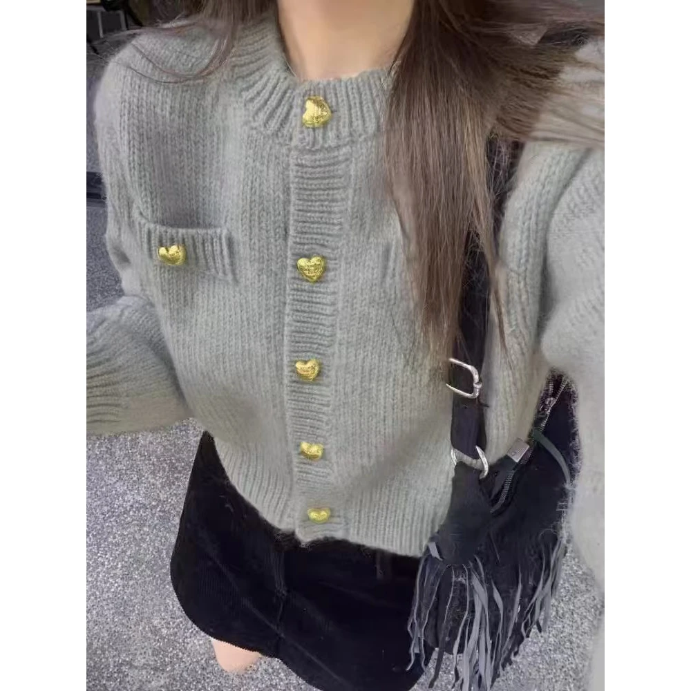 2025年新款羊毛法式小香风爱心扣圆领毛衣外套女秋冬短款针织开衫