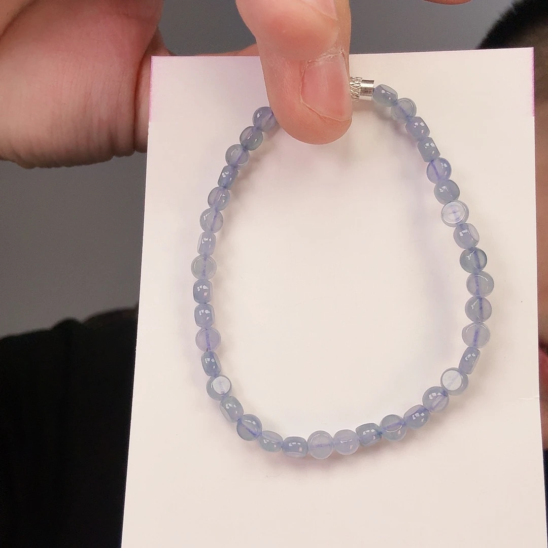 翡翠颈饰未镶嵌一件