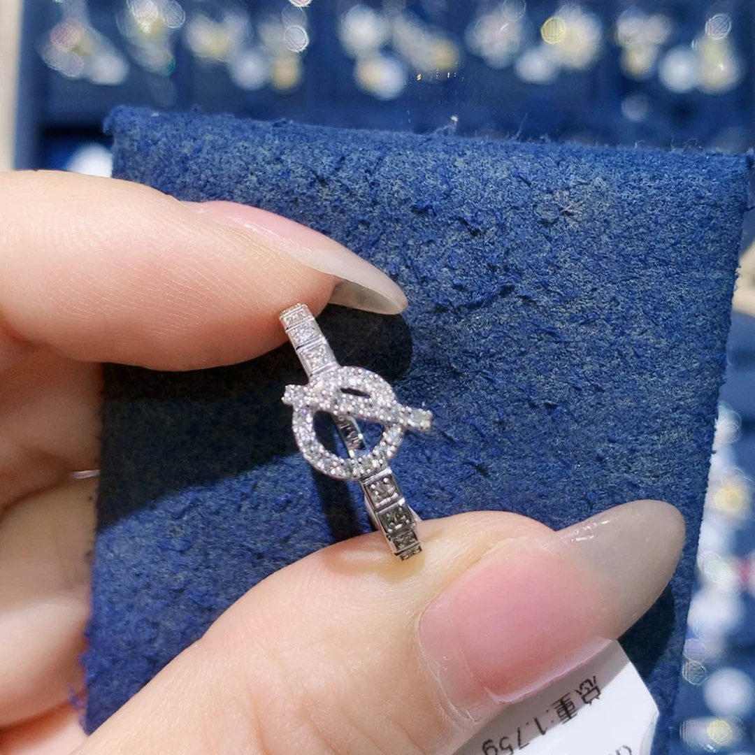 【闪购商品】18K金镶嵌戒托钻石钻石