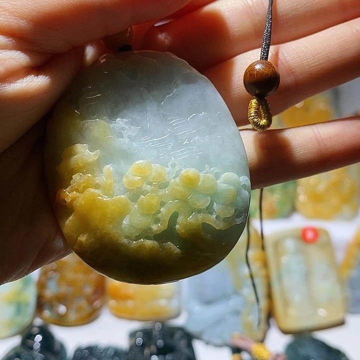 翡翠把件未镶嵌多样化