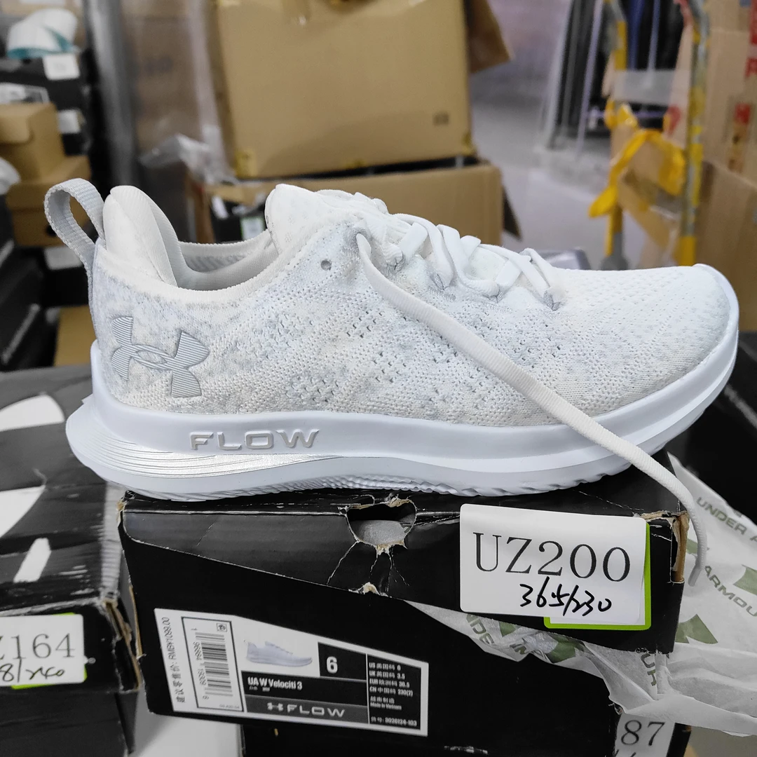 断码运动鞋-安德玛-UZ200