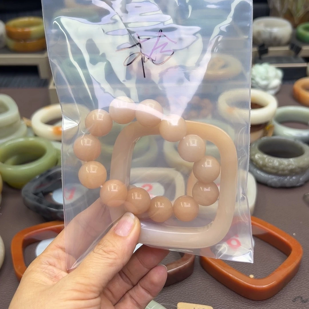 石英质玉未镶嵌手镯木*?