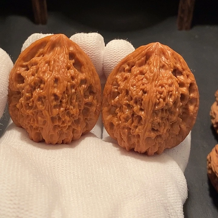 北***鱼把件文玩核桃高炮南疆石