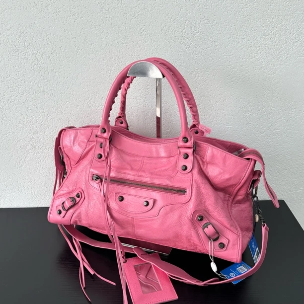 95新 Balenciaga/巴黎世家 粉色大号机车单肩斜挎包 118724