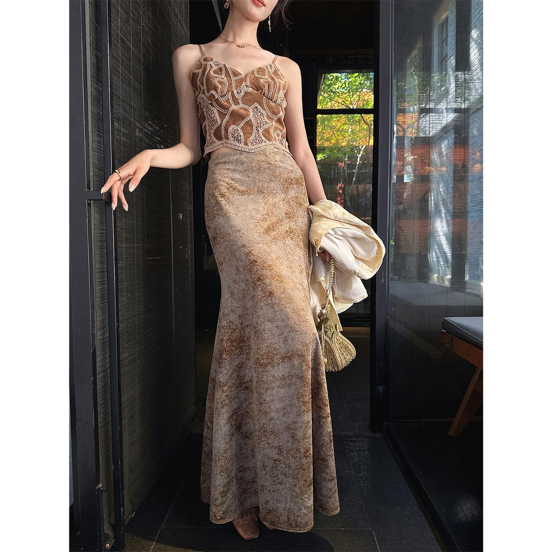 三吉黑花【青岩】国风丝绒烫金A字半身裙女2025新款鱼尾裙子长款