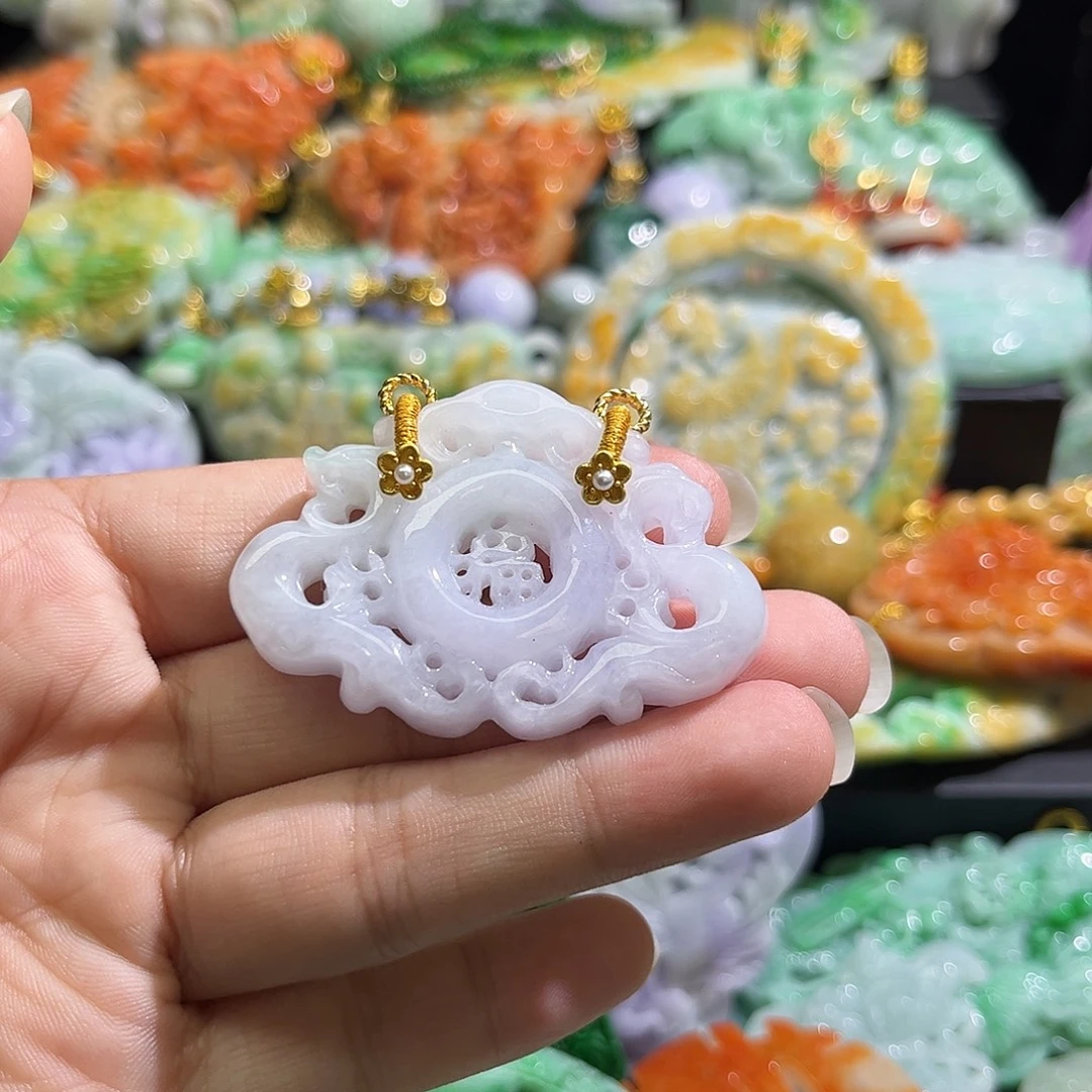 翡翠未镶嵌颈饰待编织
