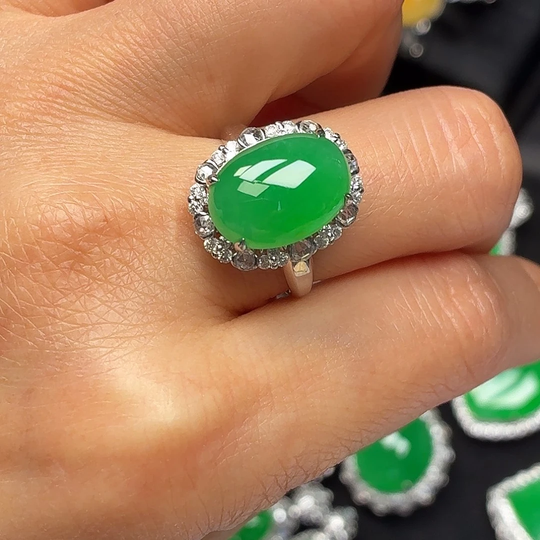 翡翠18K金镶嵌戒指