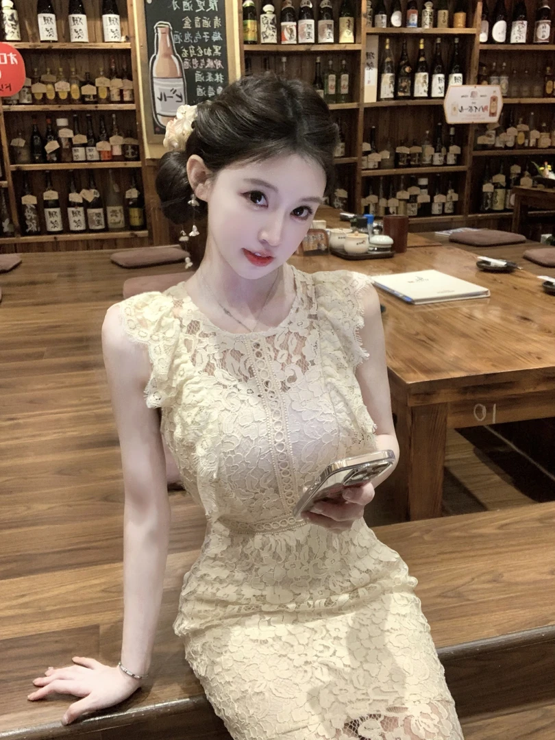 小岚同学「星辰露娜」重工镂空轻奢气质时尚长裙包臀无袖连衣裙