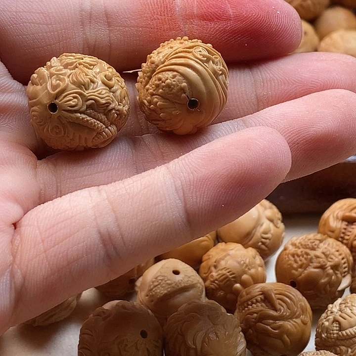 L***…手串猴头核桃瑕疵单颗2个