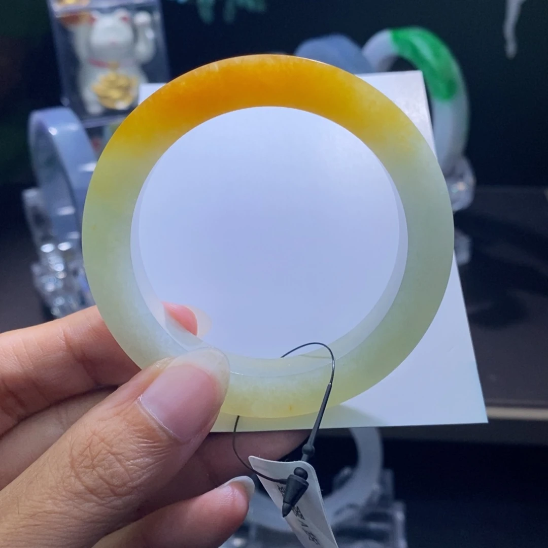 未镶嵌翡翠手镯定制翡翠C****?