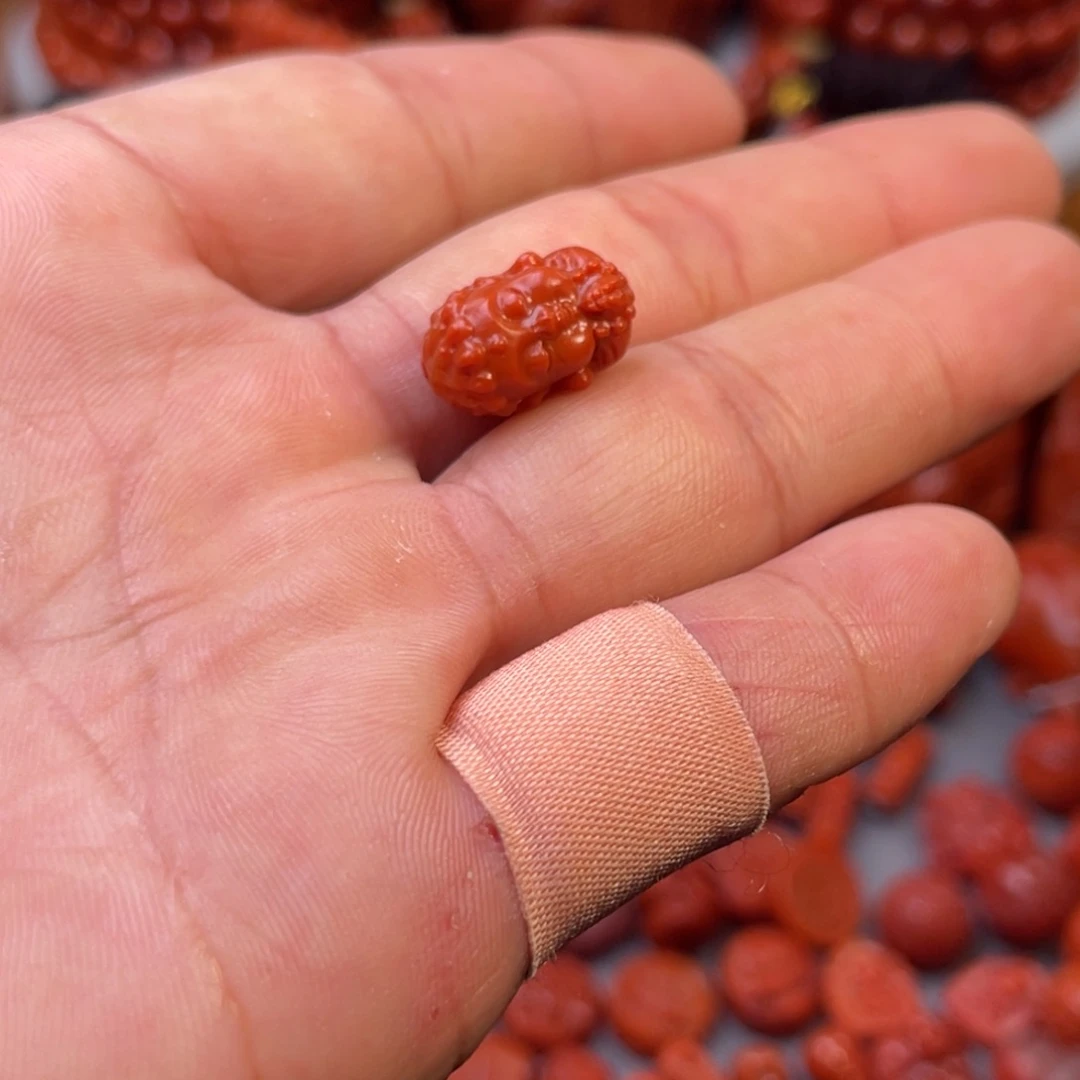 南红玛瑙南红瓦西宝宝佛未镶嵌黄**?