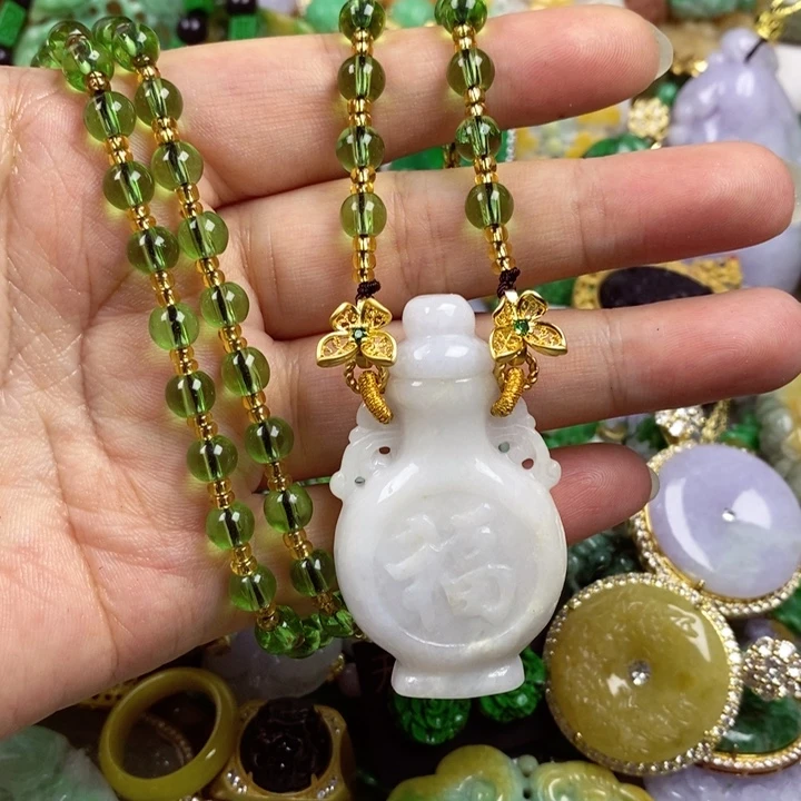 翡翠未镶嵌吊坠(赠链)