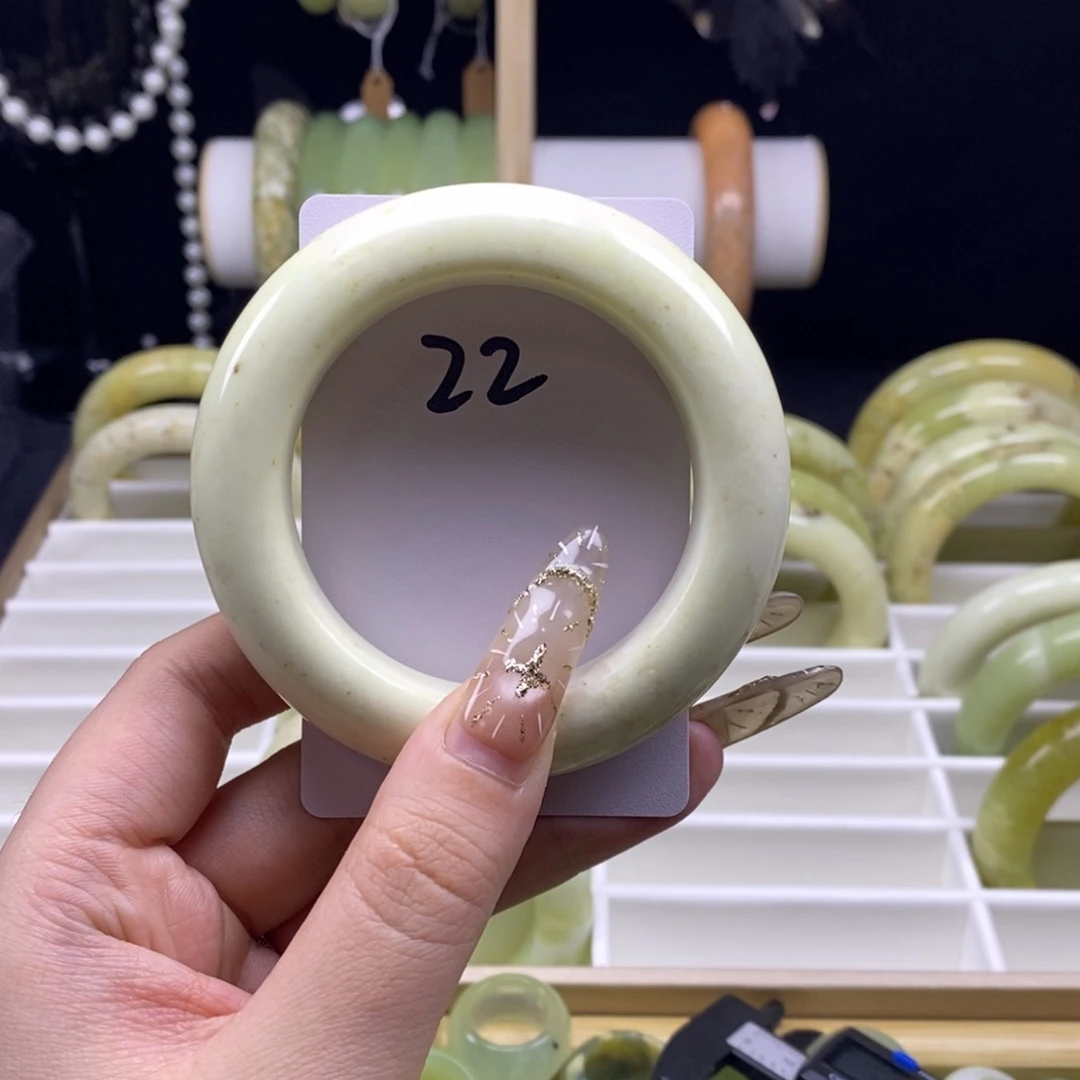 蛇纹石玉未镶嵌手镯54.3
