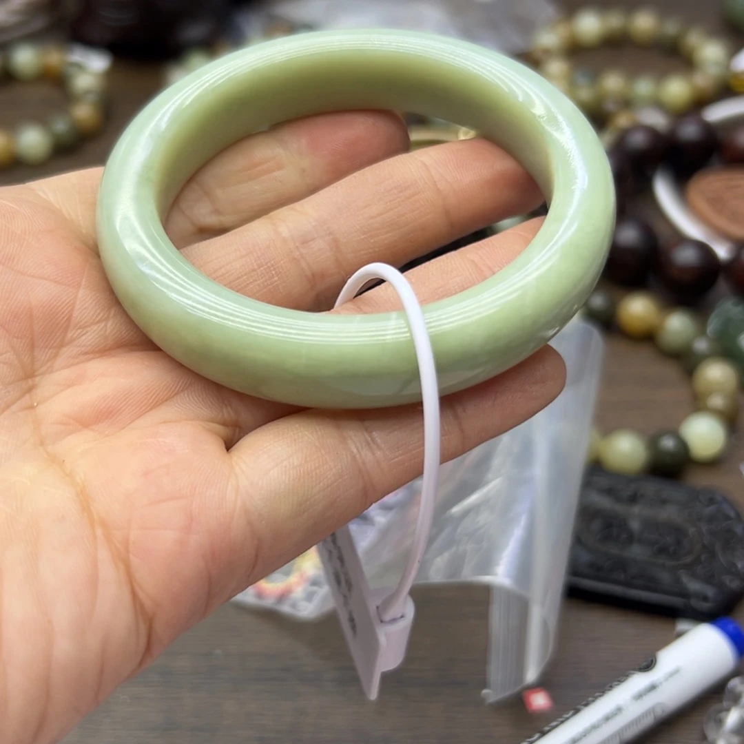 和田玉未镶嵌手镯59.3圈围357