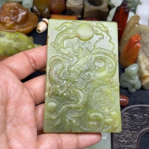 蛇纹石玉未镶嵌颈饰23