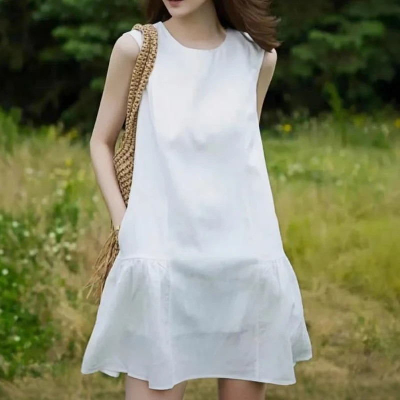 法式极简白色无袖连衣裙女2025夏季新款宽松小个子显瘦减龄短裙子
