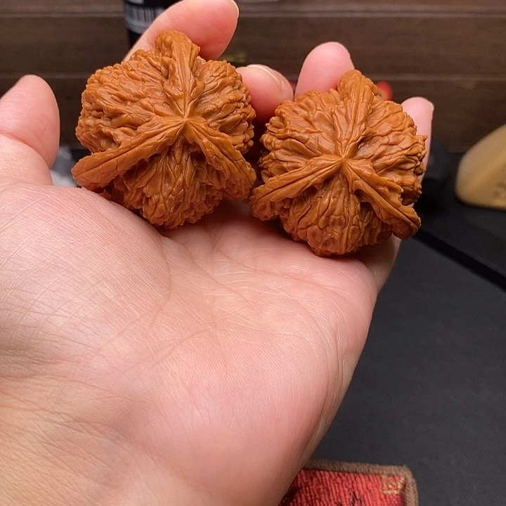 ***ㅤ把件文玩核桃白奔