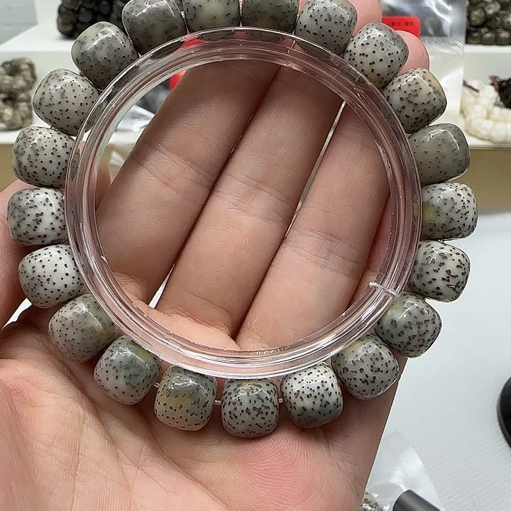 星月菩提手串67练手火烧云星月菩提1.1桶单圈