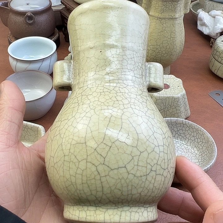 哥窑仿古贯耳瓶哈哈哈