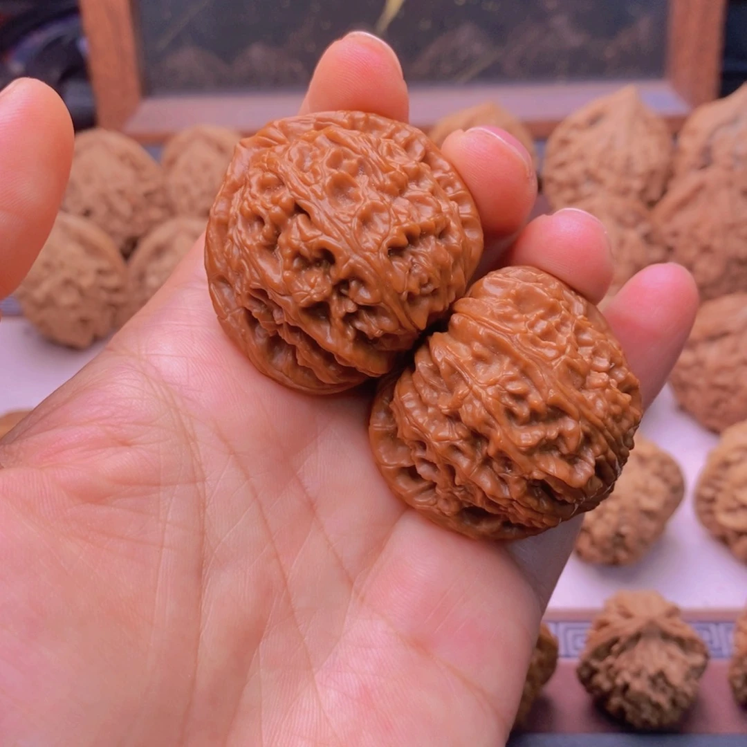 文玩核桃把件白狮子