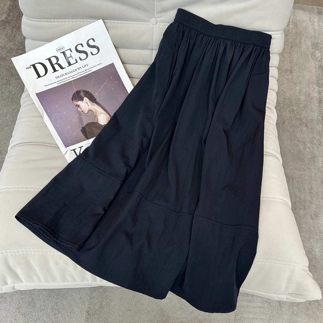 【米可家】肌理感抗皱显瘦藏青色半身裙8511