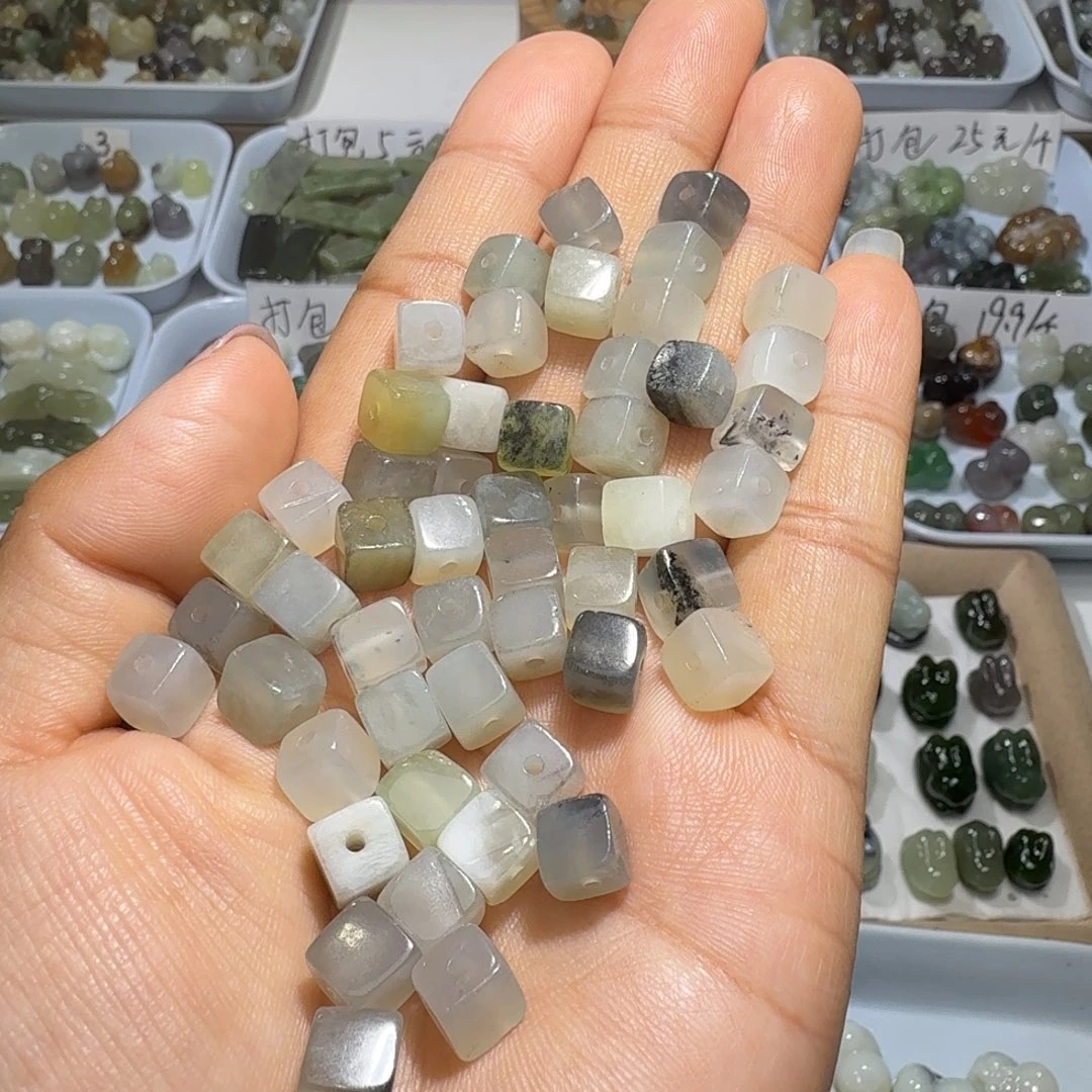 和田玉未镶嵌珠宝奇石卡七50颗