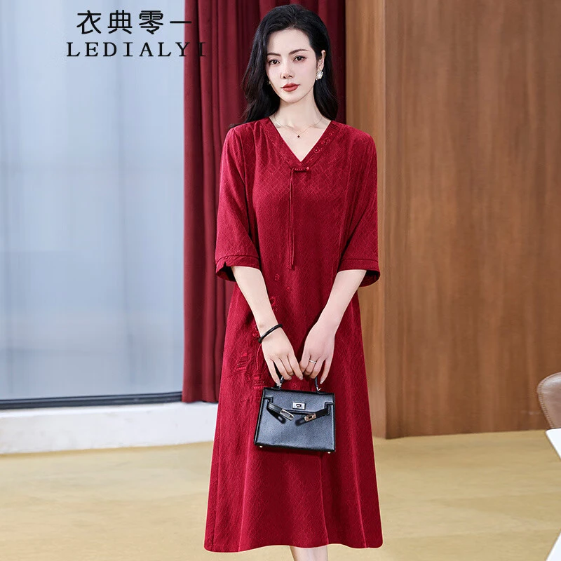 时尚高级感轻奢V领香云纱真丝连衣裙2025夏季小众洋气桑蚕丝裙子