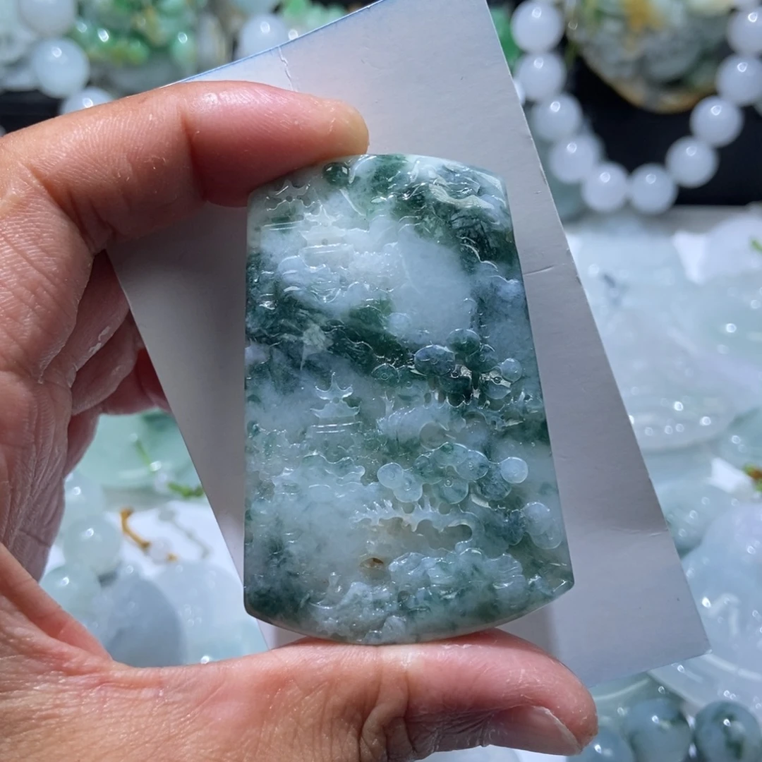 定制翡翠未镶嵌山水牌