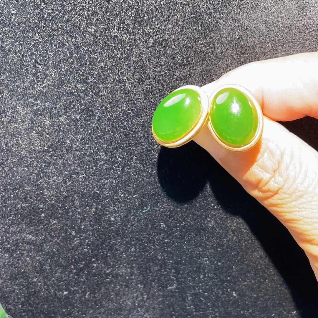 18K金镶嵌和田玉（碧玉）耳饰碧玉耳坠