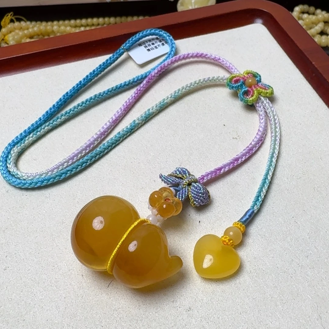 未镶嵌吊坠(赠链)蜜蜡