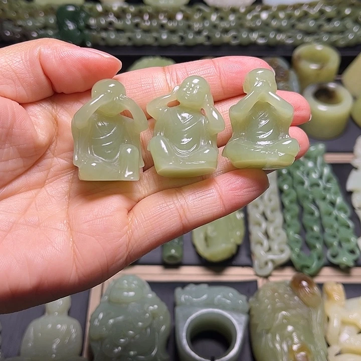 和田玉未镶嵌挂件