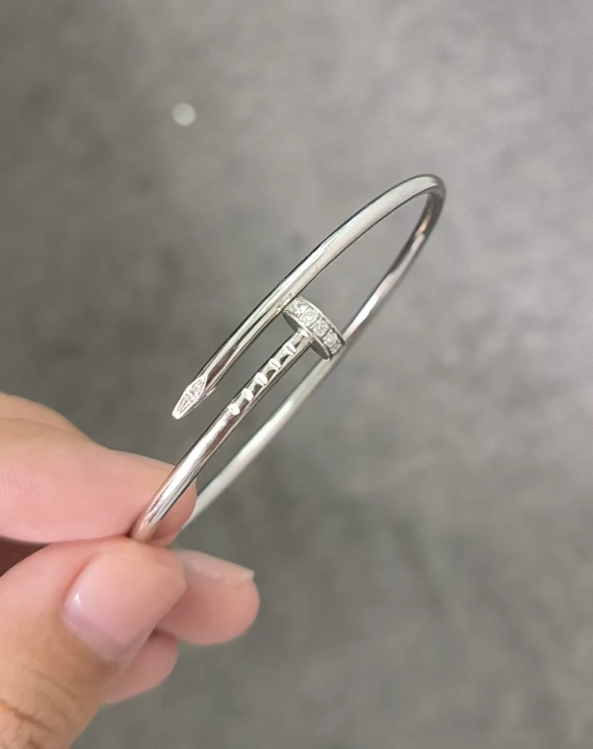 18 k白金钻石手镯