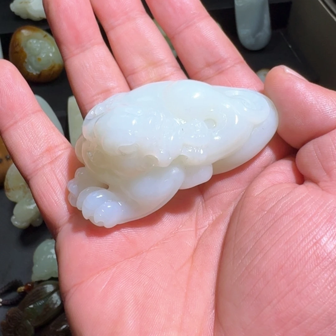 和田玉颈饰未镶嵌老*人